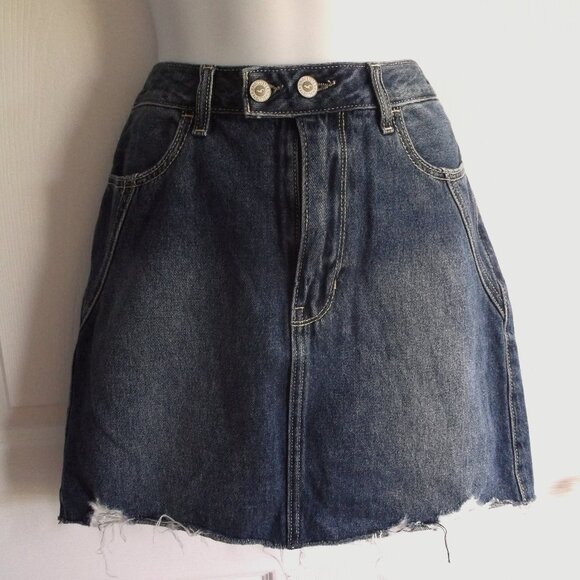 Hollister Womens Size 9 Ultra High Rise distressed Denim Mini skirt with Raw Hem - Picture 1 of 11